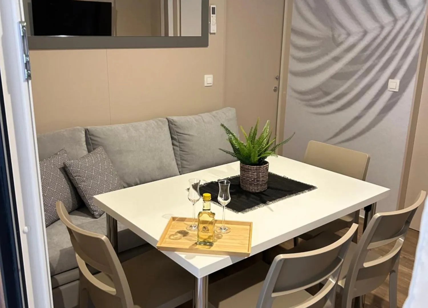 Mobile Home Tim Biograd Na Moru 0*,